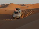 4x4 dans les dunes du sahara et l’erg chegaga pour ce combiné 4x4 desert marocain et marrakech. Voyage maroc de marrakech aux dunes du sahara.